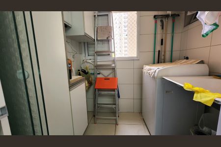 Apartamento à venda com 77m², 2 quartos e 1 vaga Apartamento à venda com 77m², 2 quartos e 1 vagaCozinha e Área de Serviço