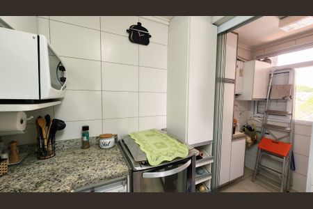 Apartamento à venda com 77m², 2 quartos e 1 vaga Apartamento à venda com 77m², 2 quartos e 1 vagaCozinha e Área de Serviço