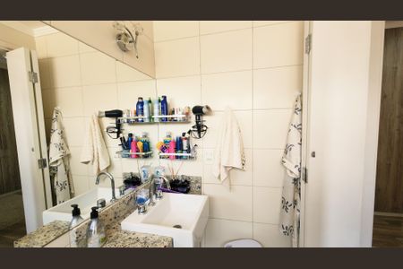 Apartamento à venda com 77m², 2 quartos e 1 vaga Apartamento à venda com 77m², 2 quartos e 1 vagaBanheiro da Suíte