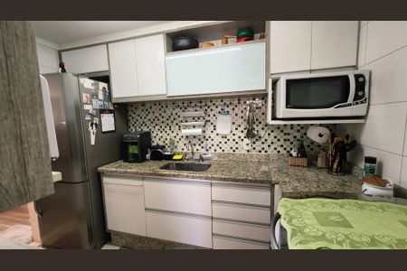 Apartamento à venda com 77m², 2 quartos e 1 vaga Apartamento à venda com 77m², 2 quartos e 1 vagaCozinha e Área de Serviço