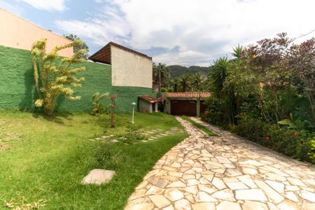 Casa à venda com 247m², 3 quartos e 5 vagas Casa à venda com 247m², 3 quartos e 5 vagasÁrea externa