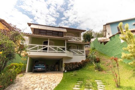 Casa à venda com 247m², 3 quartos e 5 vagas Casa à venda com 247m², 3 quartos e 5 vagasÁrea externa