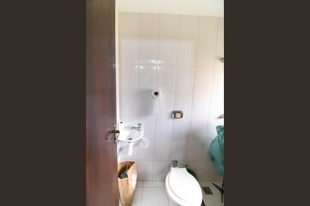 Casa à venda com 247m², 3 quartos e 5 vagas Casa à venda com 247m², 3 quartos e 5 vagasBanheiro de serviço