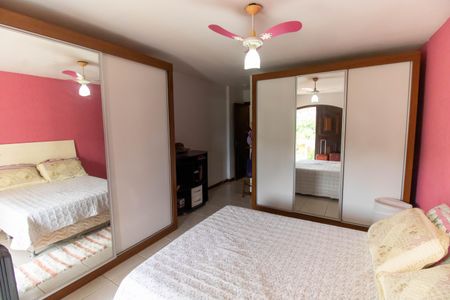 Casa à venda com 247m², 3 quartos e 5 vagas Casa à venda com 247m², 3 quartos e 5 vagasSuíte 2