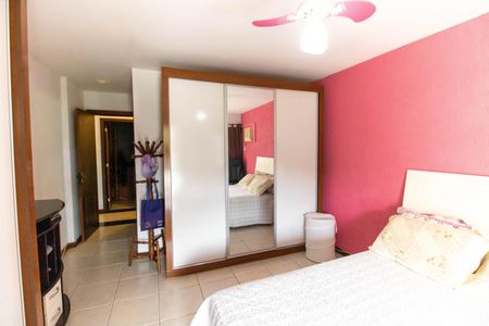 Casa à venda com 247m², 3 quartos e 5 vagas Casa à venda com 247m², 3 quartos e 5 vagasSuíte 2