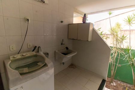 Casa à venda com 247m², 3 quartos e 5 vagas Casa à venda com 247m², 3 quartos e 5 vagasÁrea de Serviço
