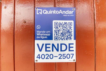 Casa à venda com 247m², 3 quartos e 5 vagas Casa à venda com 247m², 3 quartos e 5 vagasPlaquinha