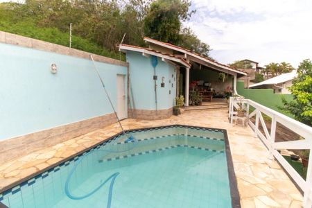 Casa à venda com 247m², 3 quartos e 5 vagas Casa à venda com 247m², 3 quartos e 5 vagasÁrea externa