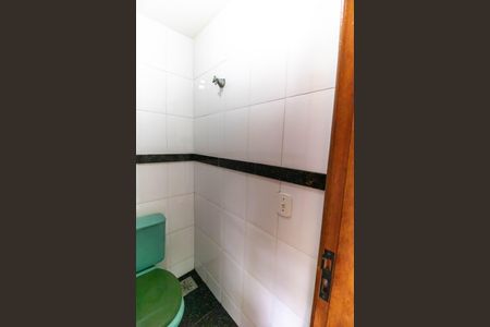 Casa à venda com 247m², 3 quartos e 5 vagas Casa à venda com 247m², 3 quartos e 5 vagasBanheiro Externo