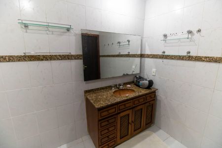 Casa à venda com 247m², 3 quartos e 5 vagas Casa à venda com 247m², 3 quartos e 5 vagasBanheiro da Suíte 3