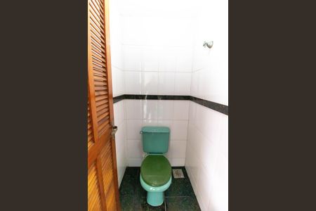 Casa à venda com 247m², 3 quartos e 5 vagas Casa à venda com 247m², 3 quartos e 5 vagasBanheiro Externo