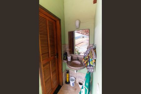 Casa à venda com 247m², 3 quartos e 5 vagas Casa à venda com 247m², 3 quartos e 5 vagasBanheiro da Área externa