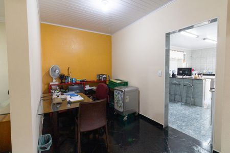 Casa à venda com 162m², 3 quartos e 4 vagasEscritório