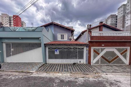 Casa à venda com 172m², 3 quartos e 2 vagasFachada