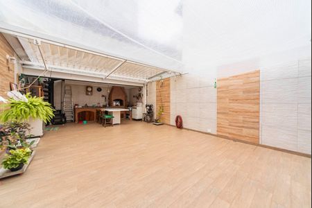 Casa à venda com 172m², 3 quartos e 2 vagasQuintal Fundos