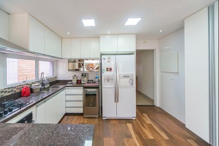 Casa à venda com 172m², 3 quartos e 2 vagasCopa e Cozinha