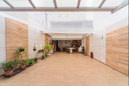 Casa à venda com 172m², 3 quartos e 2 vagasQuintal Fundos