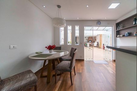 Casa à venda com 172m², 3 quartos e 2 vagasCopa e Cozinha