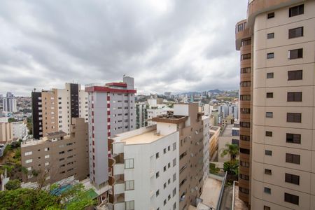 Apartamento para alugar com 81m², 2 quartos e 1 vagaVista