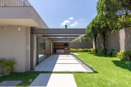 Casa à venda com 370m², 5 quartos e 6 vagasFoto 03