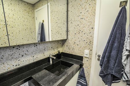 Apartamento à venda com 73m², 3 quartos e 2 vagasBanheiro da Suíte