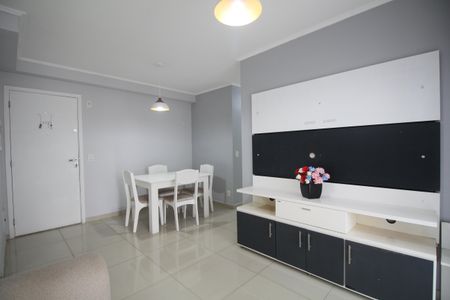 Sala de apartamento para alugar com 3 quartos, 64m² em Vila Suzana, São Paulo
