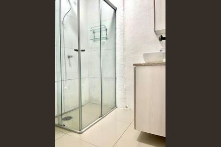 Banheiro de apartamento para alugar com 1 quarto, 39m² em Nonoai, Porto Alegre
