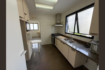 Apartamento para alugar com 216m², 3 quartos e 3 vagas Apartamento para alugar com 216m², 3 quartos e 3 vagasCozinha