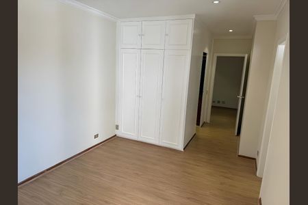 Apartamento para alugar com 216m², 3 quartos e 3 vagas Apartamento para alugar com 216m², 3 quartos e 3 vagasSuíte
