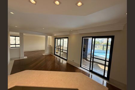 Apartamento para alugar com 216m², 3 quartos e 3 vagas Apartamento para alugar com 216m², 3 quartos e 3 vagasSala