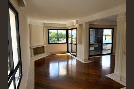 Apartamento para alugar com 216m², 3 quartos e 3 vagas Apartamento para alugar com 216m², 3 quartos e 3 vagasSala