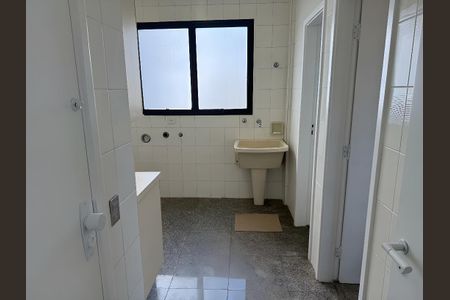 Apartamento para alugar com 216m², 3 quartos e 3 vagas Apartamento para alugar com 216m², 3 quartos e 3 vagasÁrea de Serviço