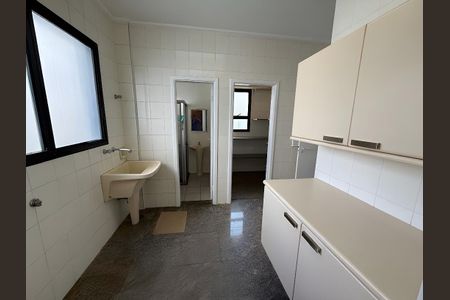 Apartamento para alugar com 216m², 3 quartos e 3 vagas Apartamento para alugar com 216m², 3 quartos e 3 vagasÁrea de Serviço