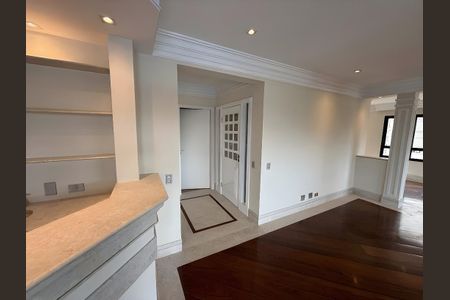 Apartamento para alugar com 216m², 3 quartos e 3 vagas Apartamento para alugar com 216m², 3 quartos e 3 vagasSala