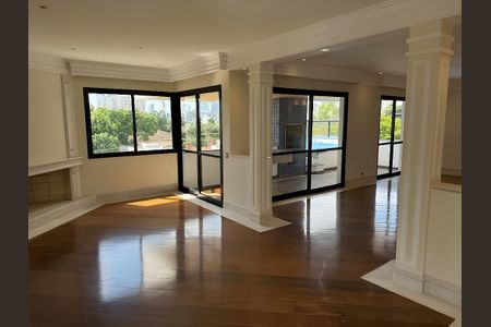 Apartamento para alugar com 216m², 3 quartos e 3 vagas Apartamento para alugar com 216m², 3 quartos e 3 vagasSala