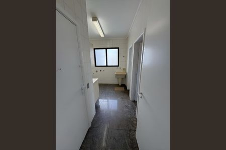Apartamento para alugar com 216m², 3 quartos e 3 vagas Apartamento para alugar com 216m², 3 quartos e 3 vagasÁrea de Serviço