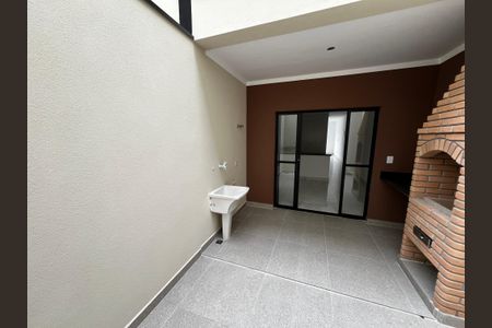 Casa à venda com 120m², 3 quartos e 2 vagasChurrasqueira/Quintal/Lavanderia