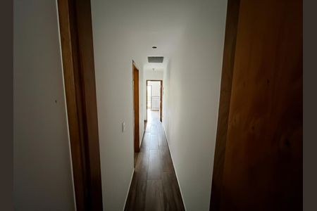 Casa à venda com 120m², 3 quartos e 2 vagas Casa à venda com 120m², 3 quartos e 2 vagasCorredor