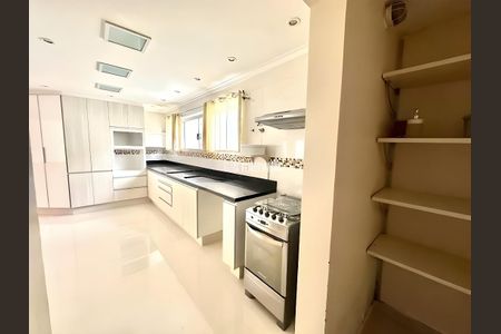 Casa para alugar com 3 quartos, 172m² em Jardim Campo Grande, São Paulo