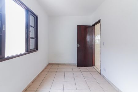 Quarto 2 de casa para alugar com 2 quartos, 100m² em Parque Ipe, São Paulo