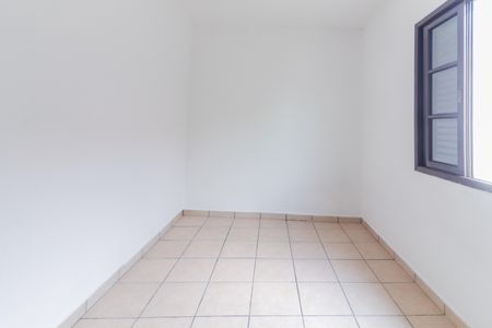 Quarto 2 de casa para alugar com 2 quartos, 100m² em Parque Ipe, São Paulo