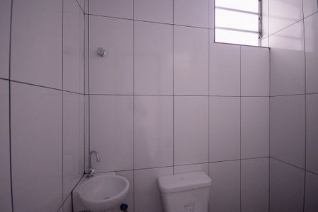 Banheiro de kitnet/studio para alugar com 1 quarto, 17m² em Cambuci, São Paulo