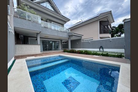 Casa de condomínio para alugar com 350m², 5 quartos e 5 vagas Casa de condomínio para alugar com 350m², 5 quartos e 5 vagasÁrea externa