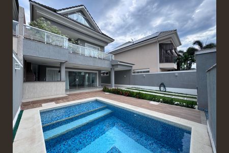 Casa de condomínio para alugar com 350m², 5 quartos e 5 vagas Casa de condomínio para alugar com 350m², 5 quartos e 5 vagasÁrea externa