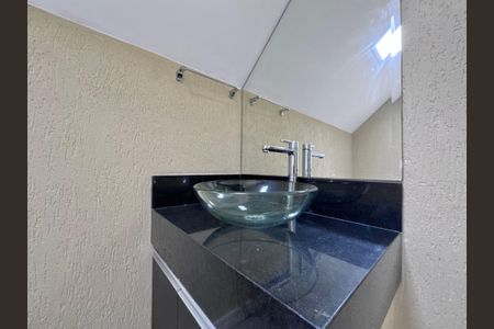 Casa de condomínio para alugar com 350m², 5 quartos e 5 vagas Casa de condomínio para alugar com 350m², 5 quartos e 5 vagasSótão - Lavabo