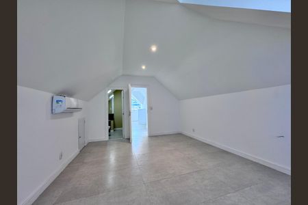 Casa de condomínio para alugar com 350m², 5 quartos e 5 vagas Casa de condomínio para alugar com 350m², 5 quartos e 5 vagasSótão