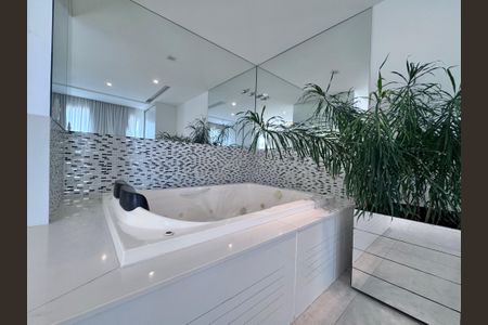 Casa de condomínio para alugar com 350m², 5 quartos e 5 vagas Casa de condomínio para alugar com 350m², 5 quartos e 5 vagasSuíte 1