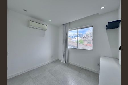 Casa de condomínio para alugar com 350m², 5 quartos e 5 vagas Casa de condomínio para alugar com 350m², 5 quartos e 5 vagasSuíte 2