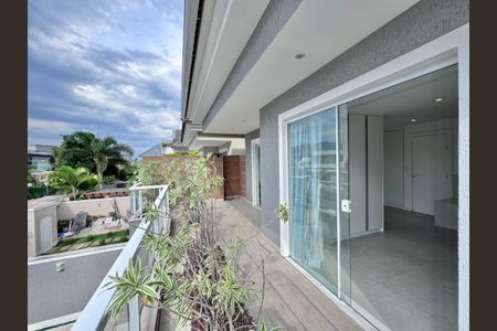 Casa de condomínio para alugar com 350m², 5 quartos e 5 vagas Casa de condomínio para alugar com 350m², 5 quartos e 5 vagasSuíte 1 -Varanda