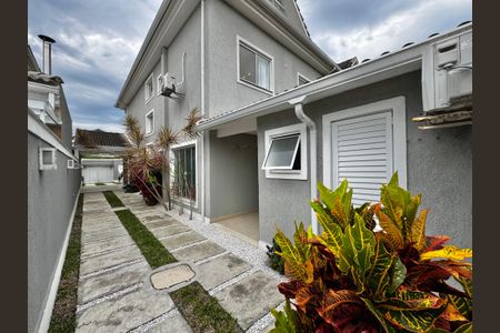 Casa de condomínio para alugar com 350m², 5 quartos e 5 vagas Casa de condomínio para alugar com 350m², 5 quartos e 5 vagasÁrea externa